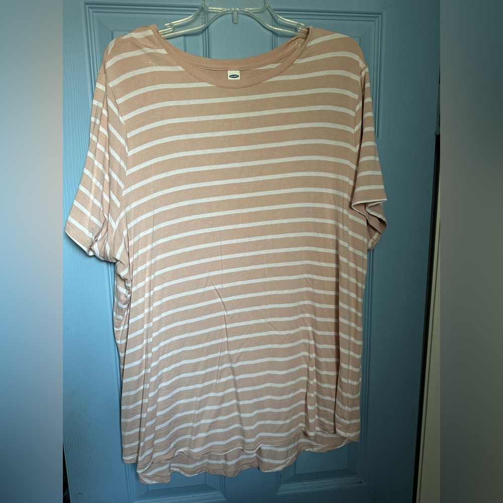 Old navy tee